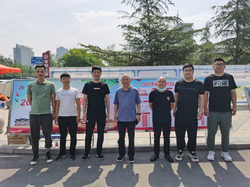 遵守安全生產(chǎn)法 當(dāng)好第一責(zé)任人|集團(tuán)公司積極參加安陽(yáng)市“安全宣傳咨詢(xún)?nèi)铡被顒?dòng)！